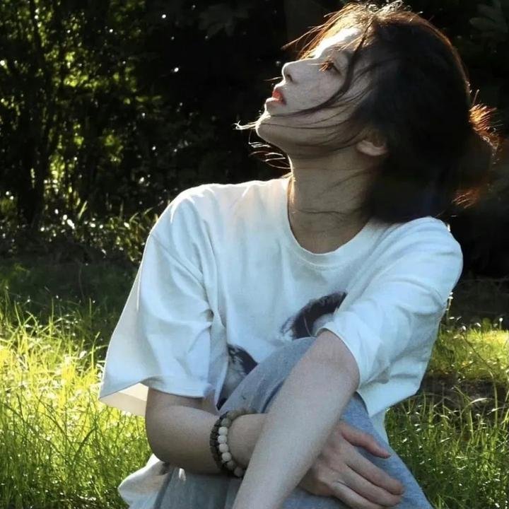 别惹她，她有八个哥哥